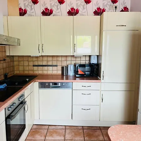 And Spacious For 8 Lejlighed *